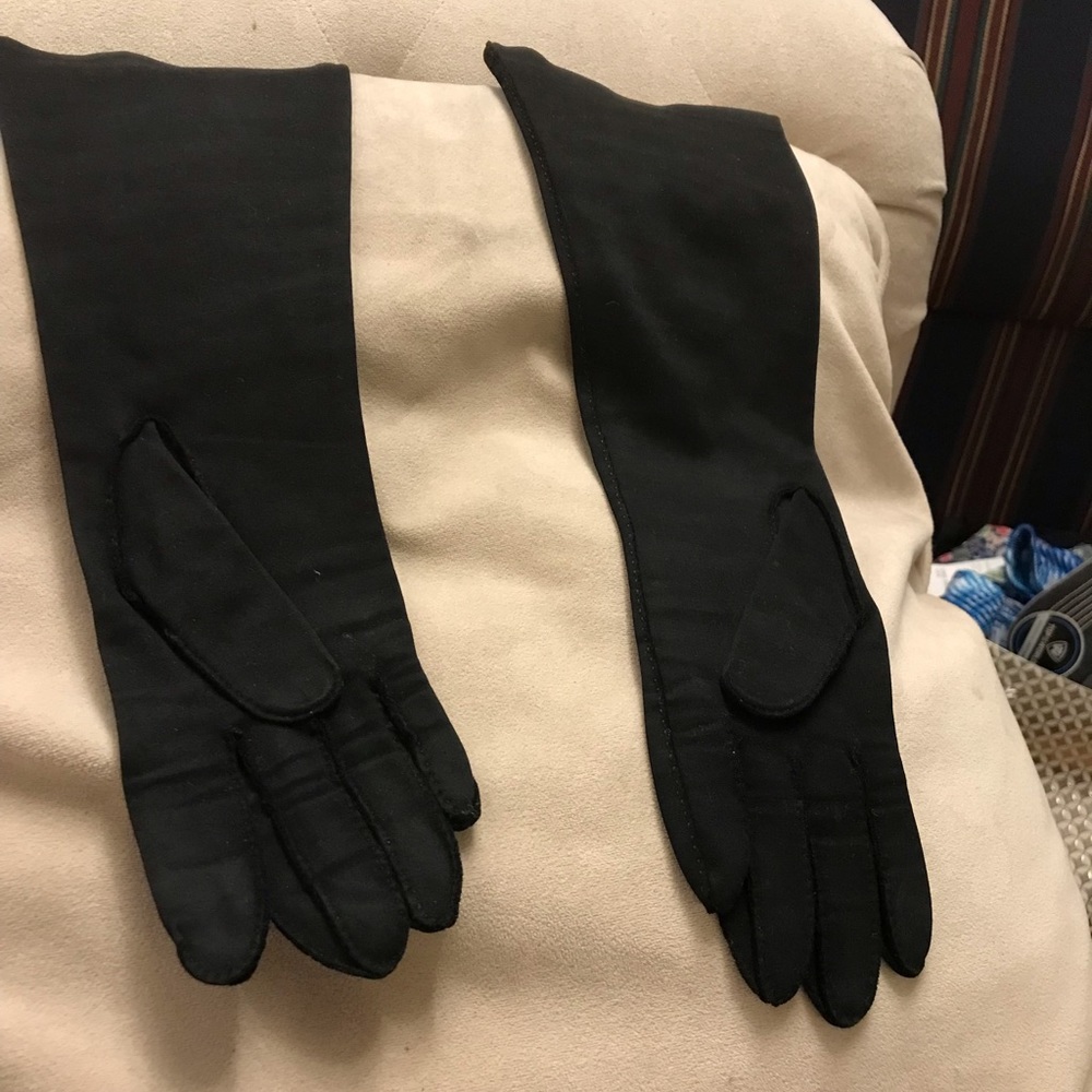 Carolina Amato gloves - Picture 2 of 2